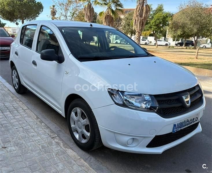 Blanco Usado 2015 Dacia Sandero Ambiance Berlina | 3500 € (Buen precio) - Imagen 1/4