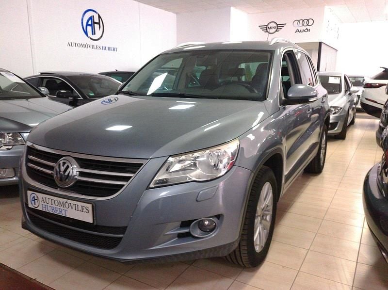 Usado VW Tiguan Sport 170 CV (125 kW) 2009 Gris SUV