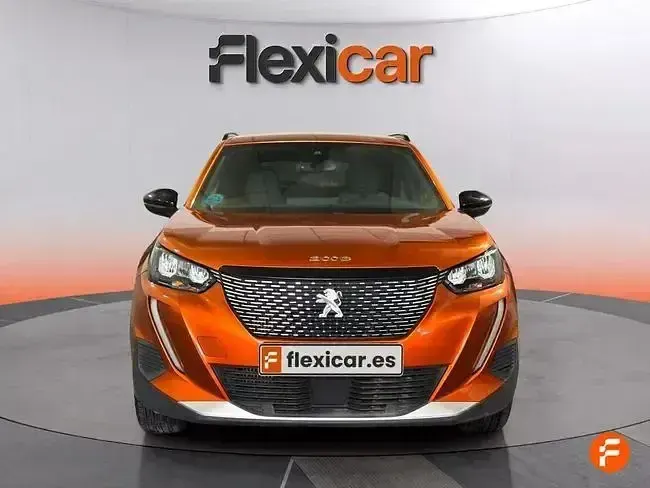 Usado Peugeot 2008 Allure 130 CV (95 kW) 2023 Naranja SUV