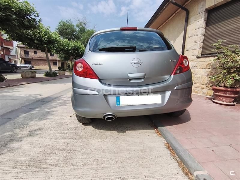Usado Opel Corsa Sport 90 CV (66 kW) 2007 Gris / plata Berlina