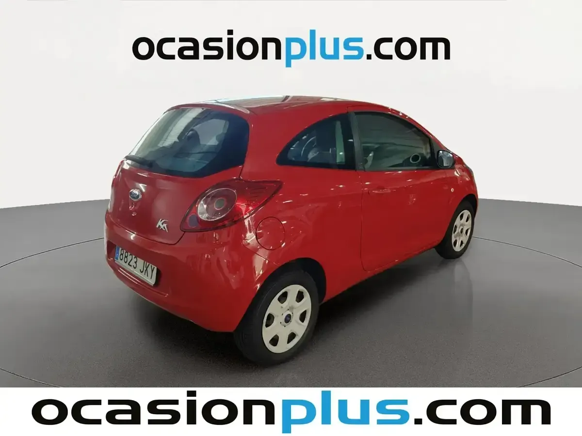 Usado Ford Ka Trend 69 CV (50 kW) 2015 Rojo Utilitario