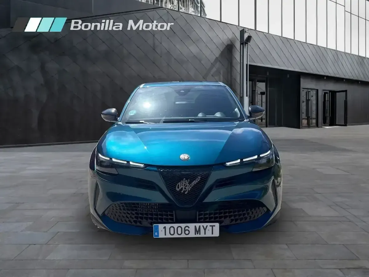 Usado Alfa Romeo Junior 136 CV (100 kW) 2025 Azul SUV