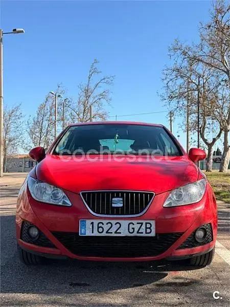 Usado Seat Ibiza SC 90 CV (66 kW) 2010 Rojo Utilitario