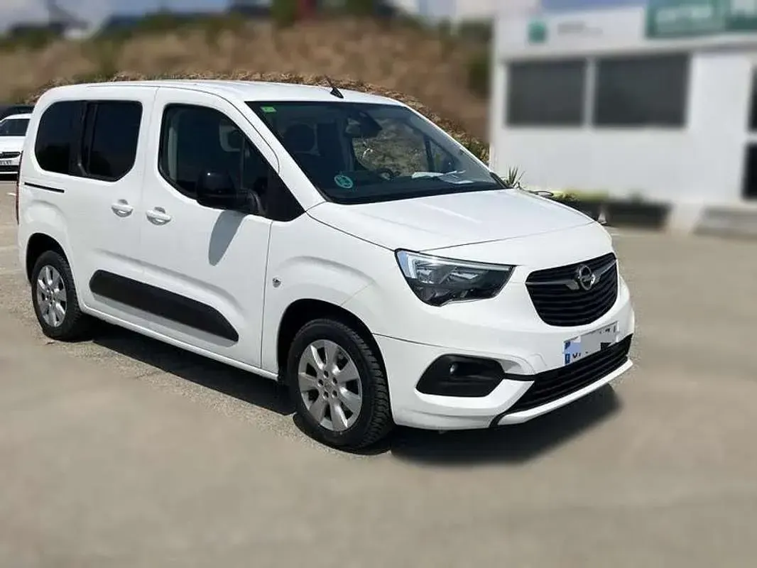 Usado Opel Combo Elegance 102 CV (75 kW) 2022 Blanco Monovolumen