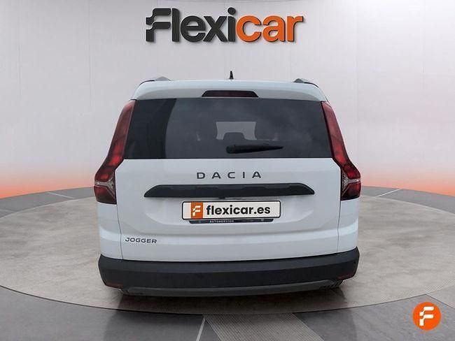 Usado Dacia Jogger Extreme 100 CV (73 kW) 2022 Blanco Monovolumen