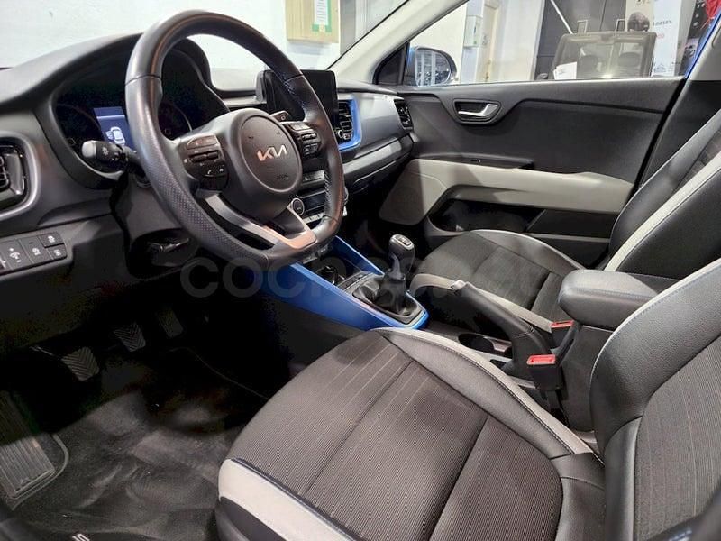 Usado Kia Stonic Style 100 CV (73 kW) 2023 Azul SUV