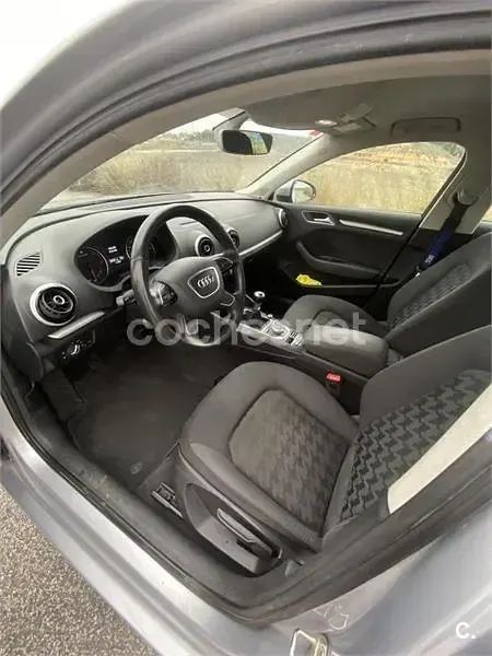 Usado Audi A3 Advanced 110 HP (80 kW) 2016 Cinzento Sedan