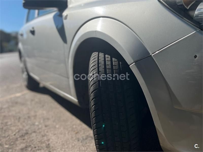 Gris / plata Usado 2007 Opel Astra Enjoy Berlina | 3400 € (Precio justo) - Imagen 1/2