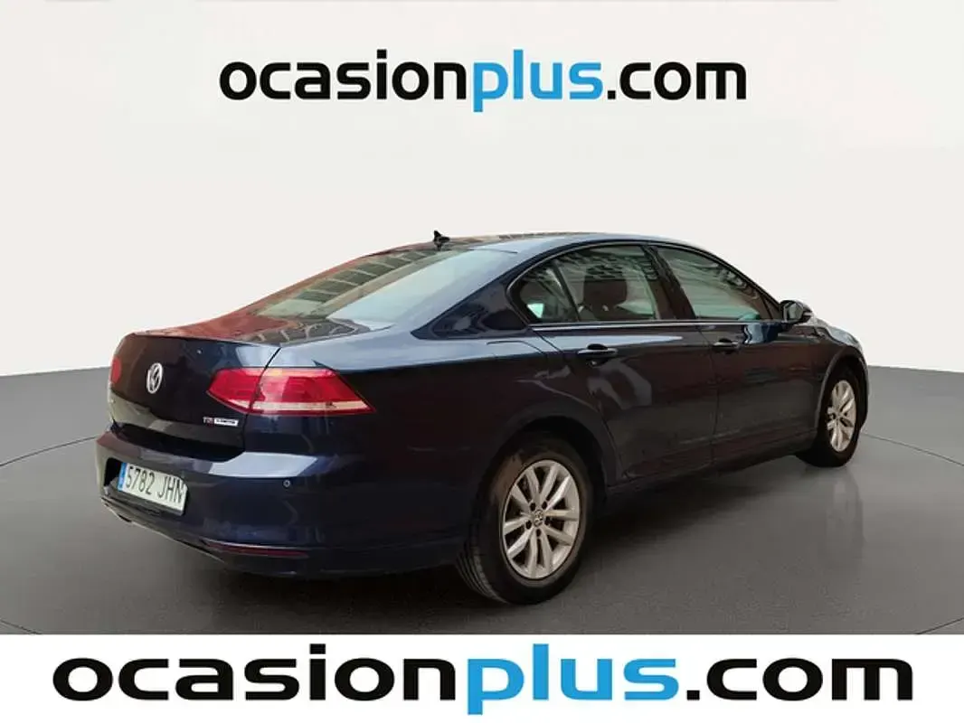 Usado VW Passat Edition 120 CV (88 kW) 2015 Azul Berlina