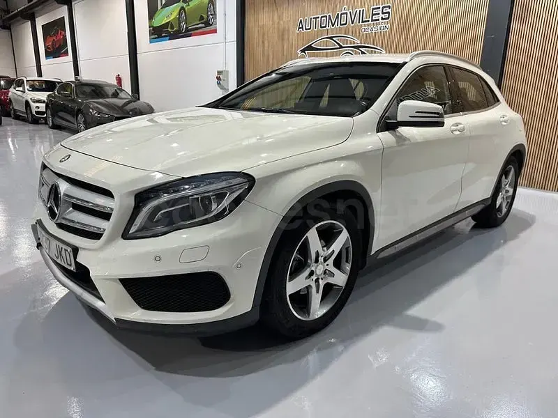 Usado Mercedes GLA200 AMG line 136 CV (100 kW) 2015 Blanco SUV