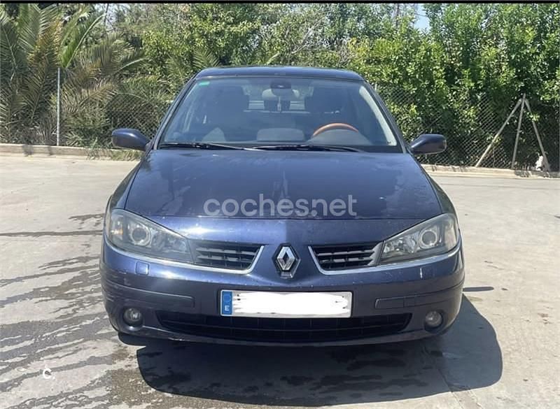 Azul Usado 2005 Renault Laguna II Dynamique Berlina | 2690 € (Precio justo) - Imagen 1/4