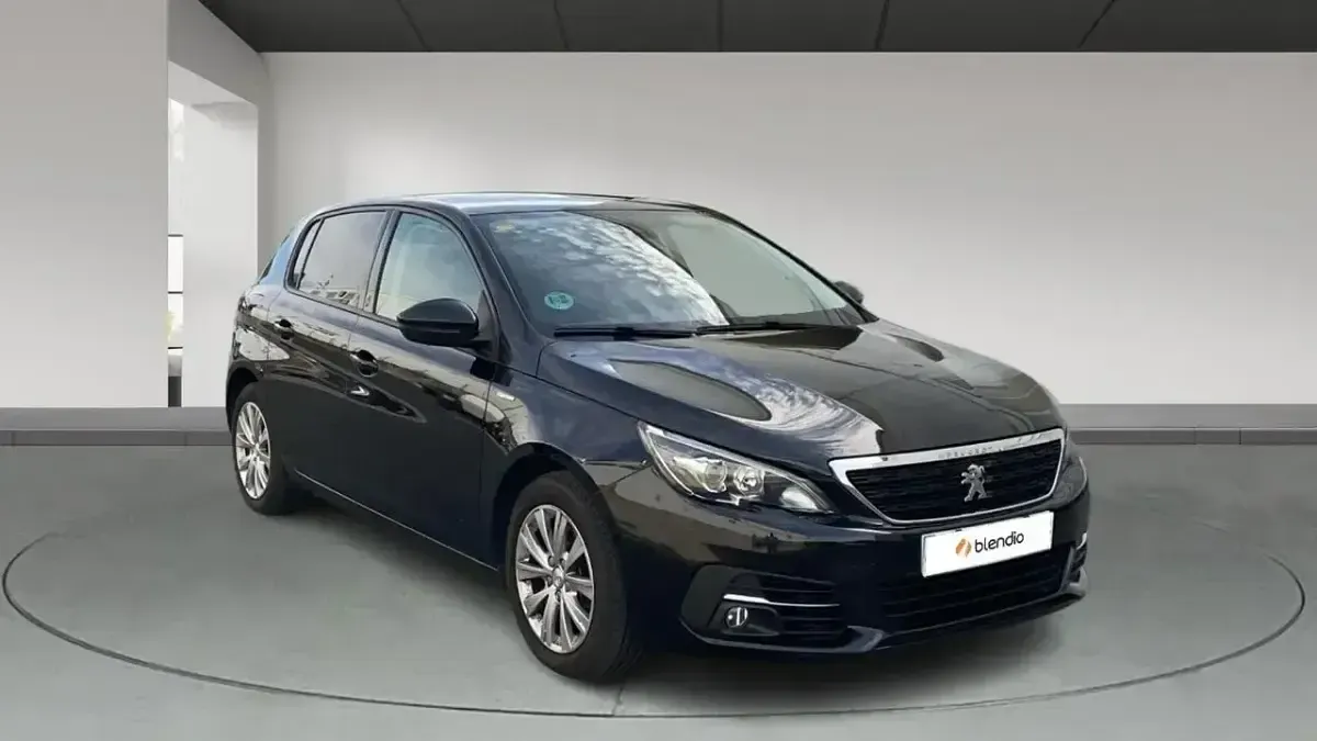 Usado Peugeot 308 130 CV (95 kW) 2018 Negro