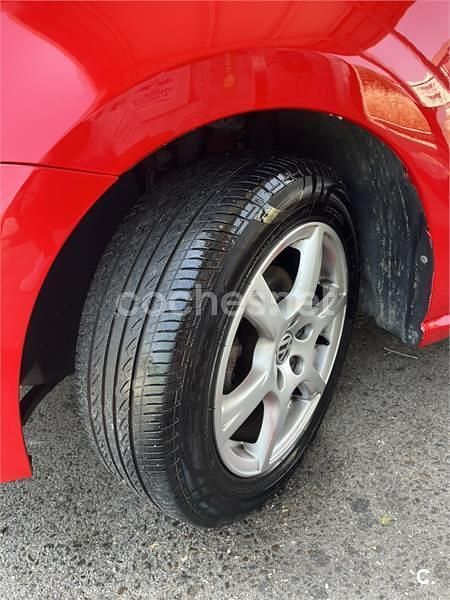 Usado VW Polo Advance 90 CV (66 kW) 2014 Rojo Berlina