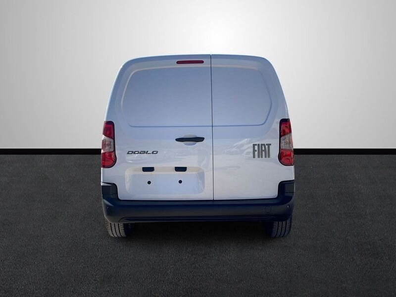 Usado Fiat Doblò S 100 CV (73 kW) 2024 Blanco Monovolumen