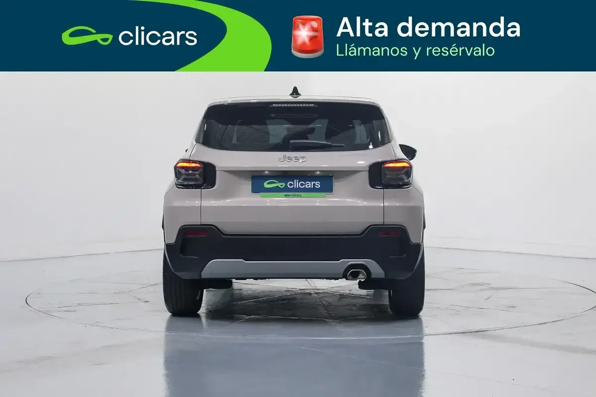 Usado Jeep Avenger Altitude 100 CV (73 kW) 2025 Gris SUV