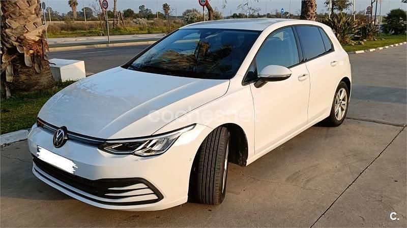 Usado VW Golf VIII Life 130 CV (95 kW) 2021 Blanco Berlina
