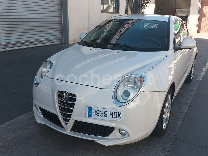 Blanco Usado 2011 Alfa Romeo MiTo Distinctive Utilitario | 5995 € (Precio justo) - Imagen 1/4