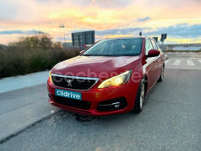 Rojo Usado 2019 Peugeot 308 Style Berlina | 6990 € (Super precio) - Imagen 1/4