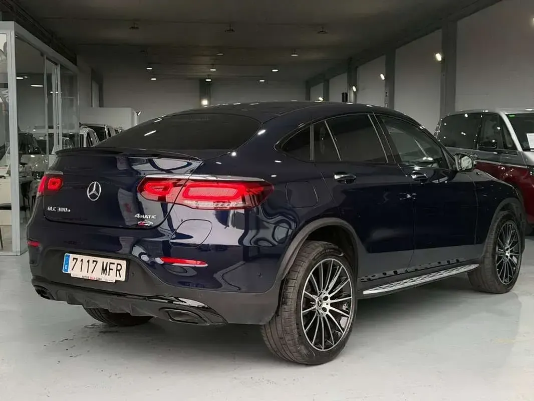 Usado Mercedes GLC350 320 CV (235 kW) 2023 Azul SUV