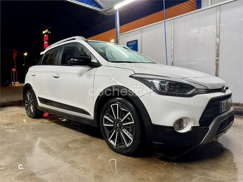 Usado Hyundai i20 Active 100 CV (73 kW) 2019 Blanco Utilitario