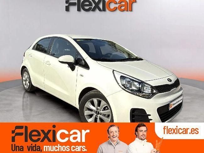 Blanco Usado 2017 Kia Rio Berlina | 10.990 € (Precio justo) - Imagen 1/4
