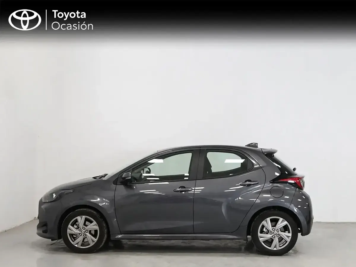Usado Toyota Yaris Active 116 CV (85 kW) 2025 Gris Utilitario