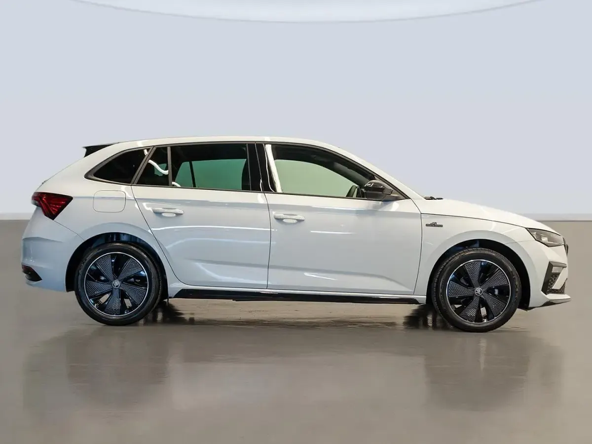 Nuevo Skoda Scala Monte Carlo 150 CV (110 kW) 2026 Blanco Utilitario