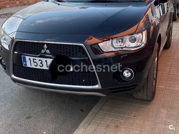 Negro Usado 2012 Mitsubishi Outlander SUV | 11.400 € (Un poco caro) - Imagen 1/4