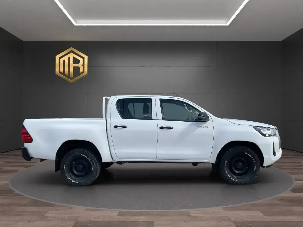 Usado Toyota HiLux 150 CV (110 kW) 2021 Blanco Pickup/Camioneta