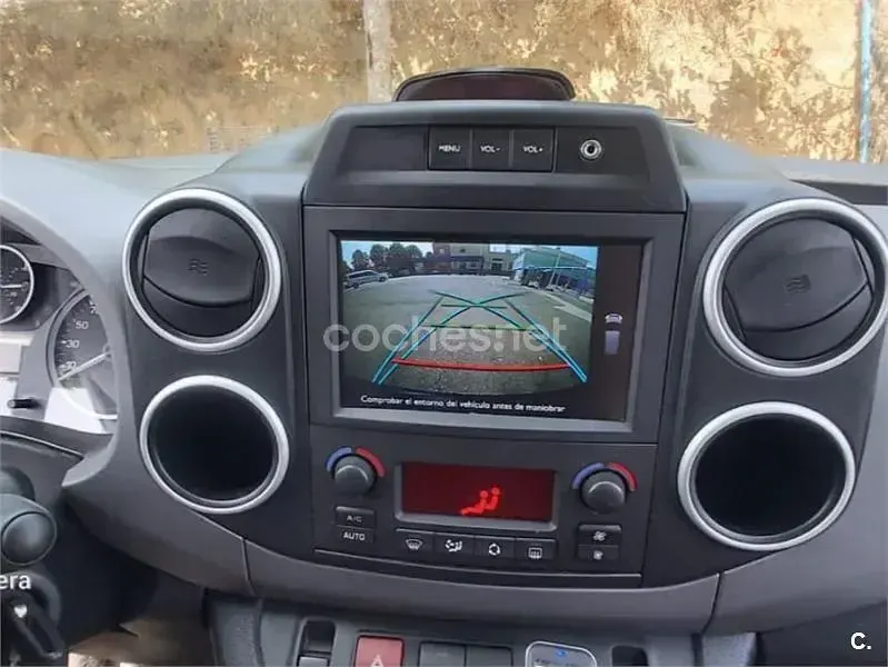 Usado Peugeot Partner Tepee Outdoor 100 CV (73 kW) 2016 Gris / plata Monovolumen