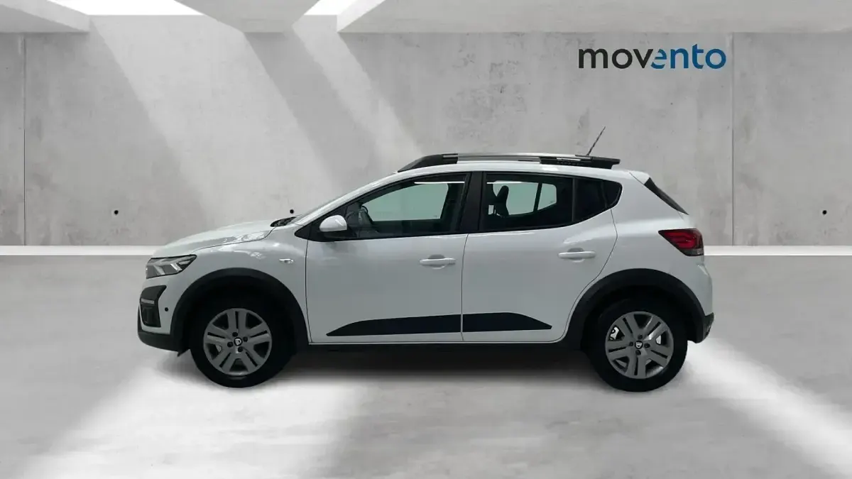 Usado Dacia Sandero Comfort 101 CV (74 kW) 2022 Blanco Berlina