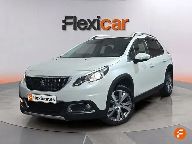 Usado Peugeot 2008 Allure 130 CV (95 kW) 2018 Blanco SUV