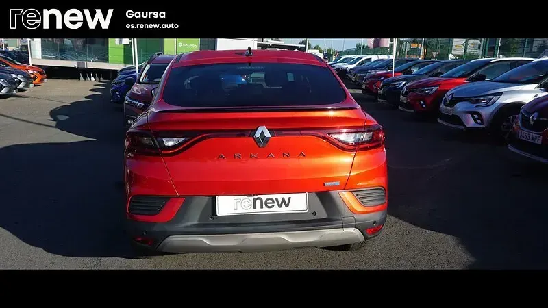 Usado Renault Arkana Zen 145 CV (106 kW) 2022 Rojo SUV