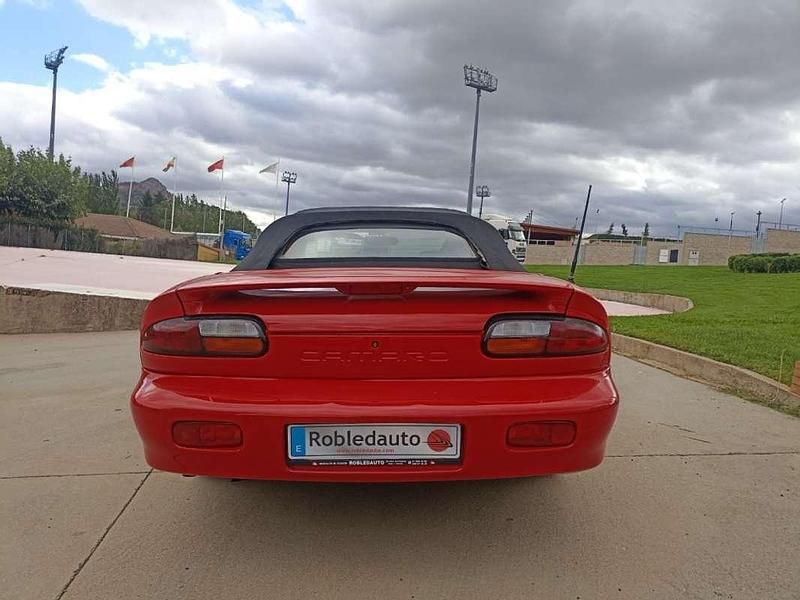 Usado Chevrolet Camaro 193 CV (141 kW) 1998 Rojo Descapotable