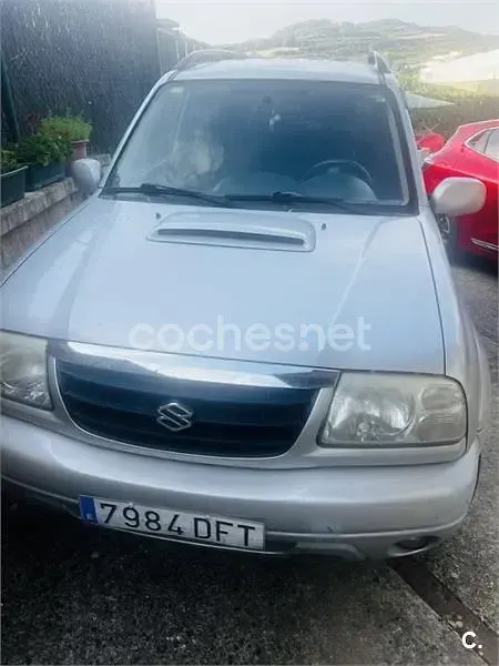 Usado Suzuki Grand Vitara 110 CV (80 kW) 2005 Beige SUV