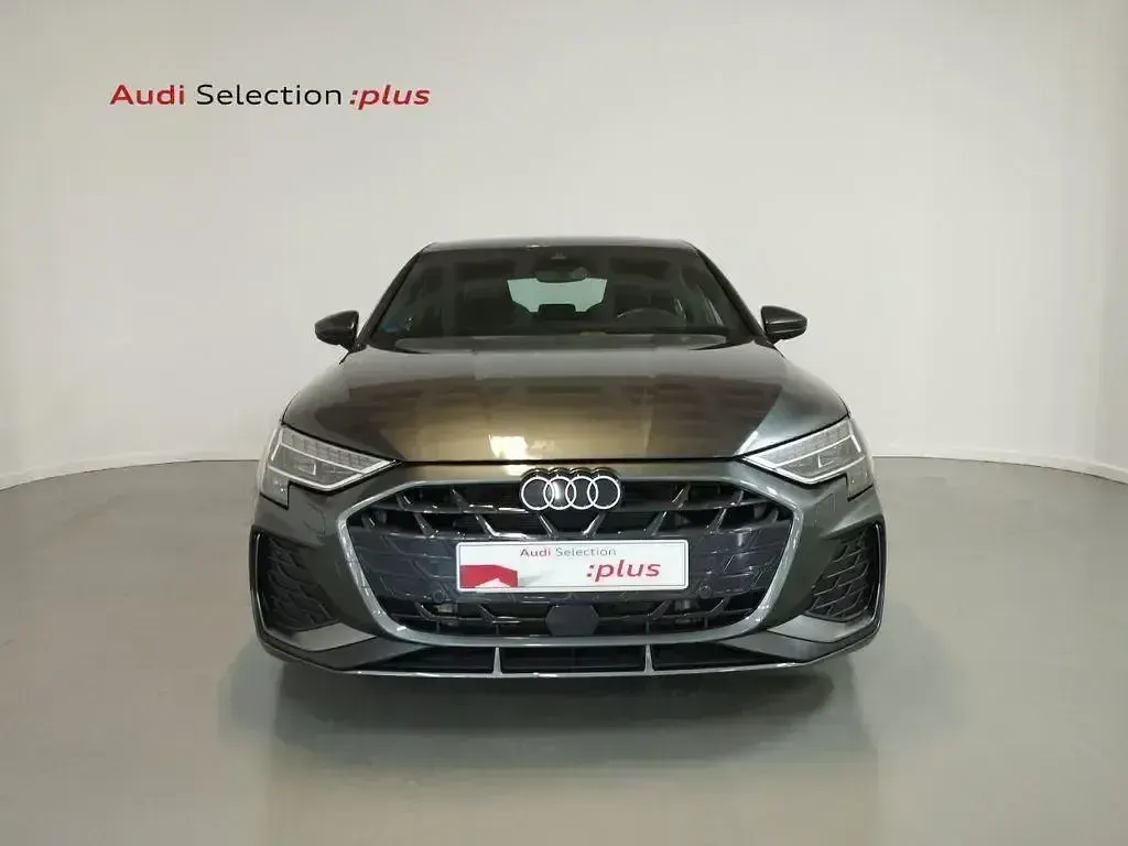 Usado Audi A3 e-tron S-Line 204 CV (150 kW) 2025 Gris Utilitario