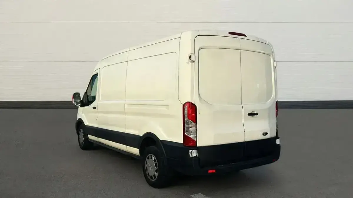 Begagnad Ford Transit Trend 130 HK (95 kW) 2023 Vit Sedan