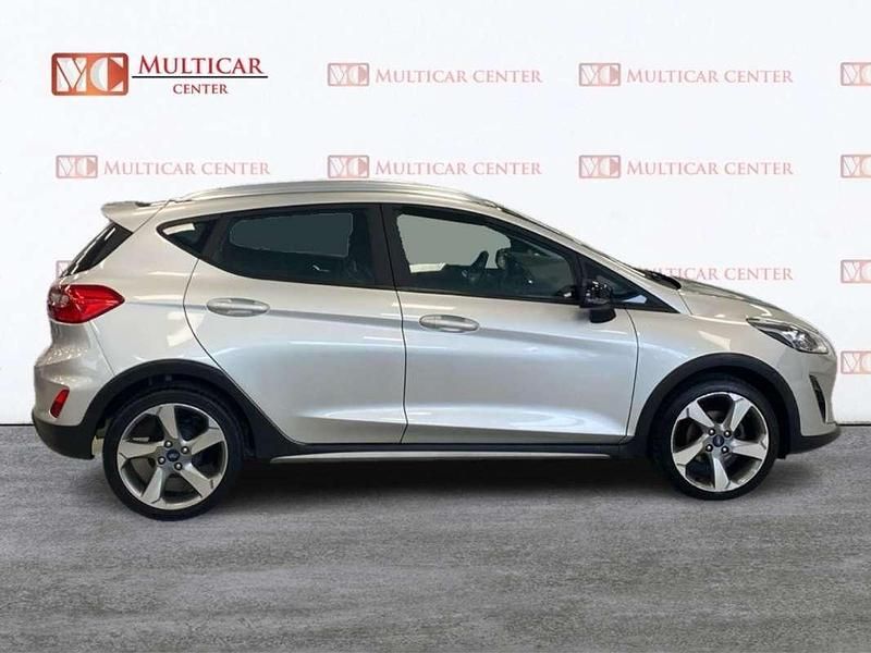 Usado Ford Fiesta Active 86 CV (63 kW) 2019 Gris Utilitario