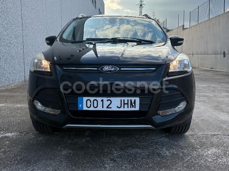 Usado Ford Kuga Trend 120 CV (88 kW) 2015 Negro SUV