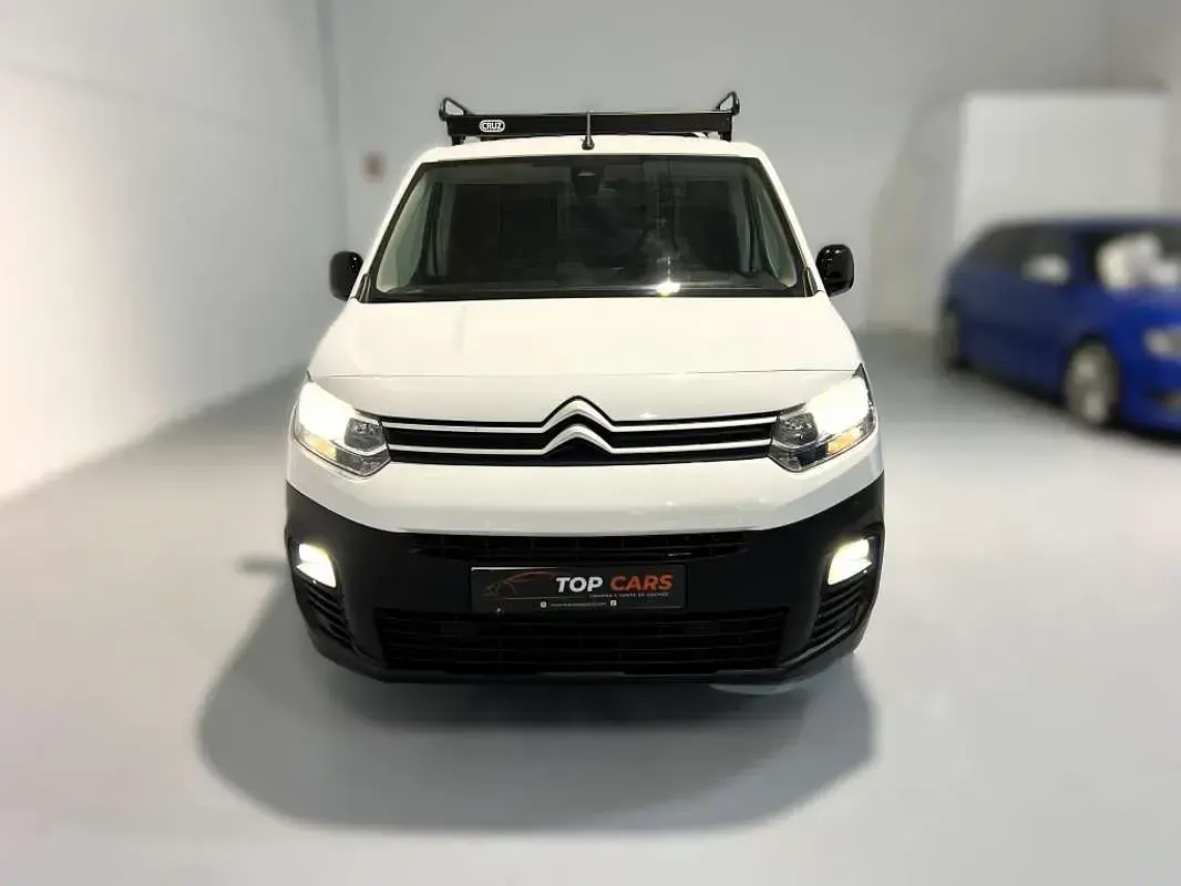 Usado Citroën Berlingo 102 CV (75 kW) 2024 Blanco Monovolumen
