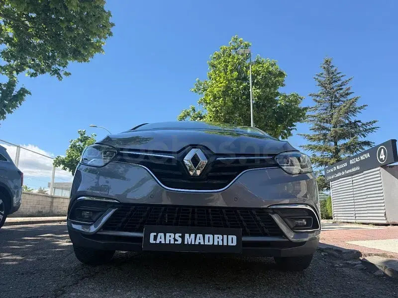 Usado Renault Grand Scénic IV Techno 140 CV (102 kW) 2023 Gris / plata Monovolumen
