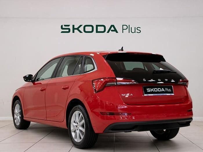 Usado Skoda Scala Ambition 150 CV (110 kW) 2023 Rojo Utilitario