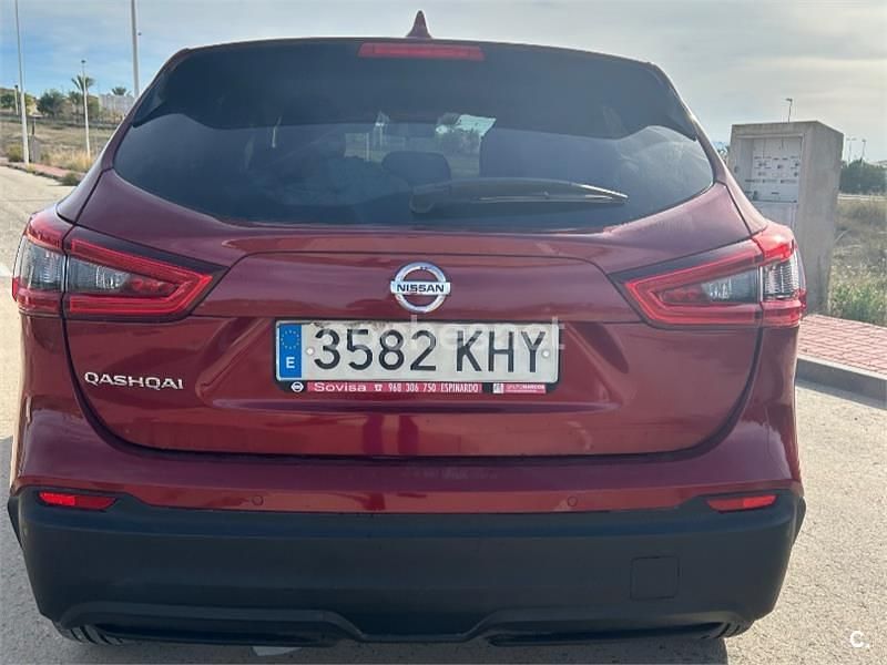 Usado Nissan Qashqai Acenta 115 CV (84 kW) 2018 Granate SUV