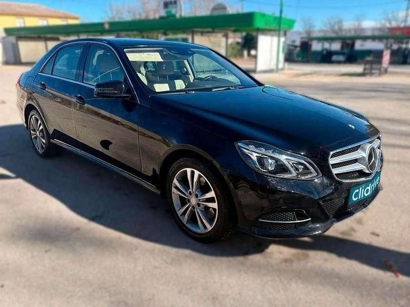 Usado Mercedes E250 Avantgarde 204 CV (150 kW) 2014 Negro Berlina