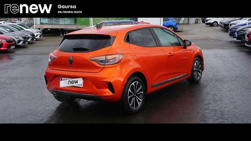 Usado Renault Clio V Techno 90 CV (66 kW) 2023 Naranja Berlina