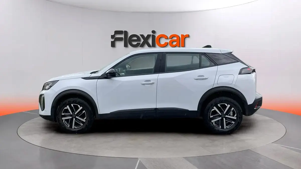Usado Peugeot 2008 Active 102 CV (75 kW) 2023 Blanco SUV