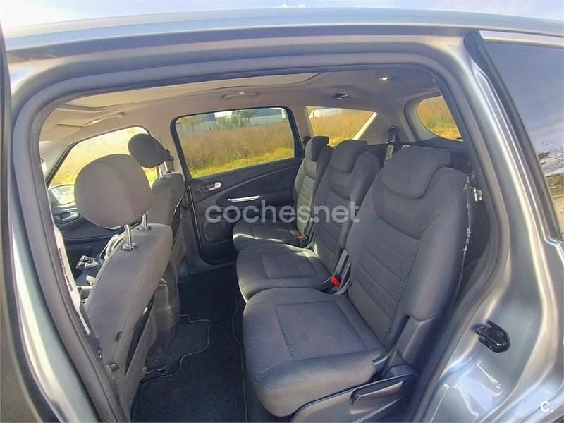 Usado Ford S-MAX Titanium 140 CV (102 kW) 2012 Gris / plata Monovolumen