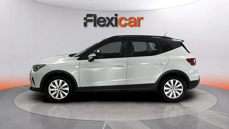 Usado Seat Arona Style 110 CV (80 kW) 2022 Blanco SUV