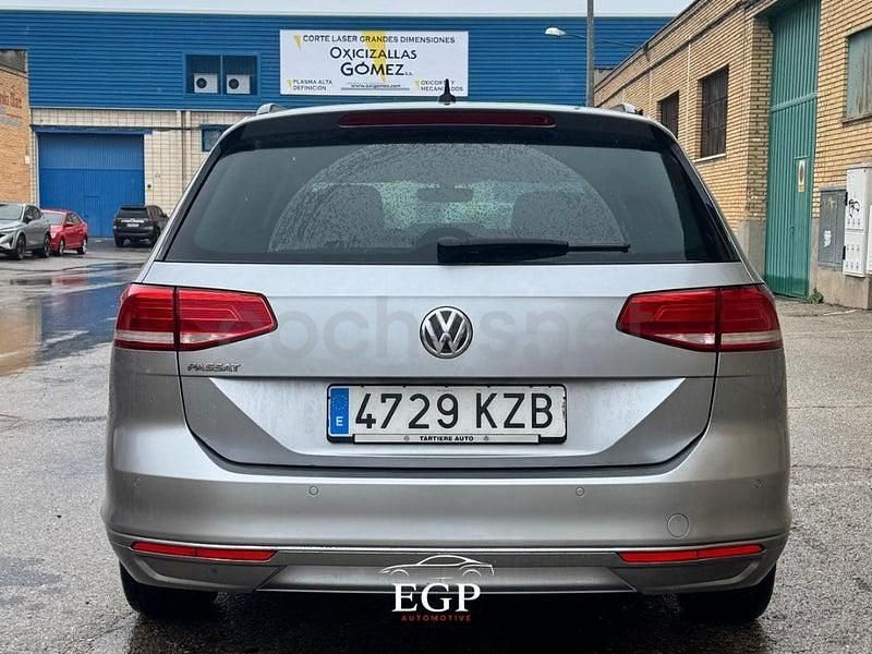 Usado VW Passat Advance 150 CV (110 kW) 2019 Gris / plata Familiar