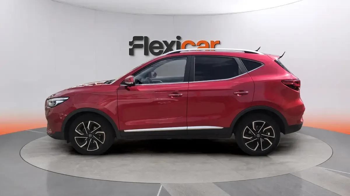 Usado MG ZS Luxury 111 CV (81 kW) 2022 Rojo SUV